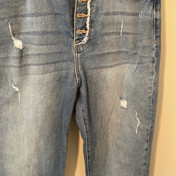 Kancan Button Fly Distressed Jeans - Picture 3 of 9